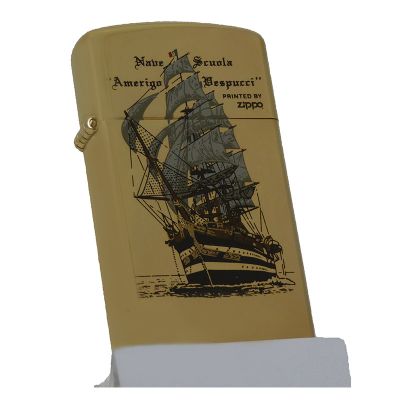 Accendino a benzina zippo slim, modello Amerigo Vespucci, stampa