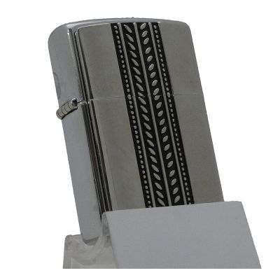 Accendino a benzina zippo, modello braided silver, placca